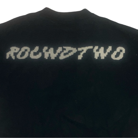 Men’s/Women’s Y2K round two Black & White Crewneck Pullover Sweater Butterfly - Picture 5 of 6